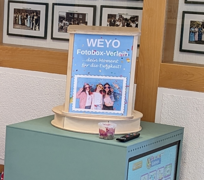 Werbevitrine mit Drehscheibe selbstgebaut