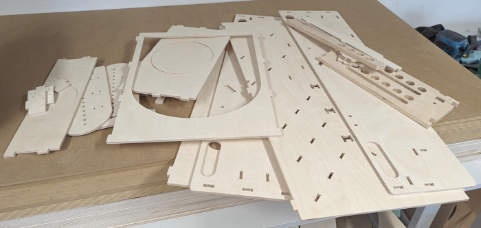 Einzelteile vor dem Zusammenbau